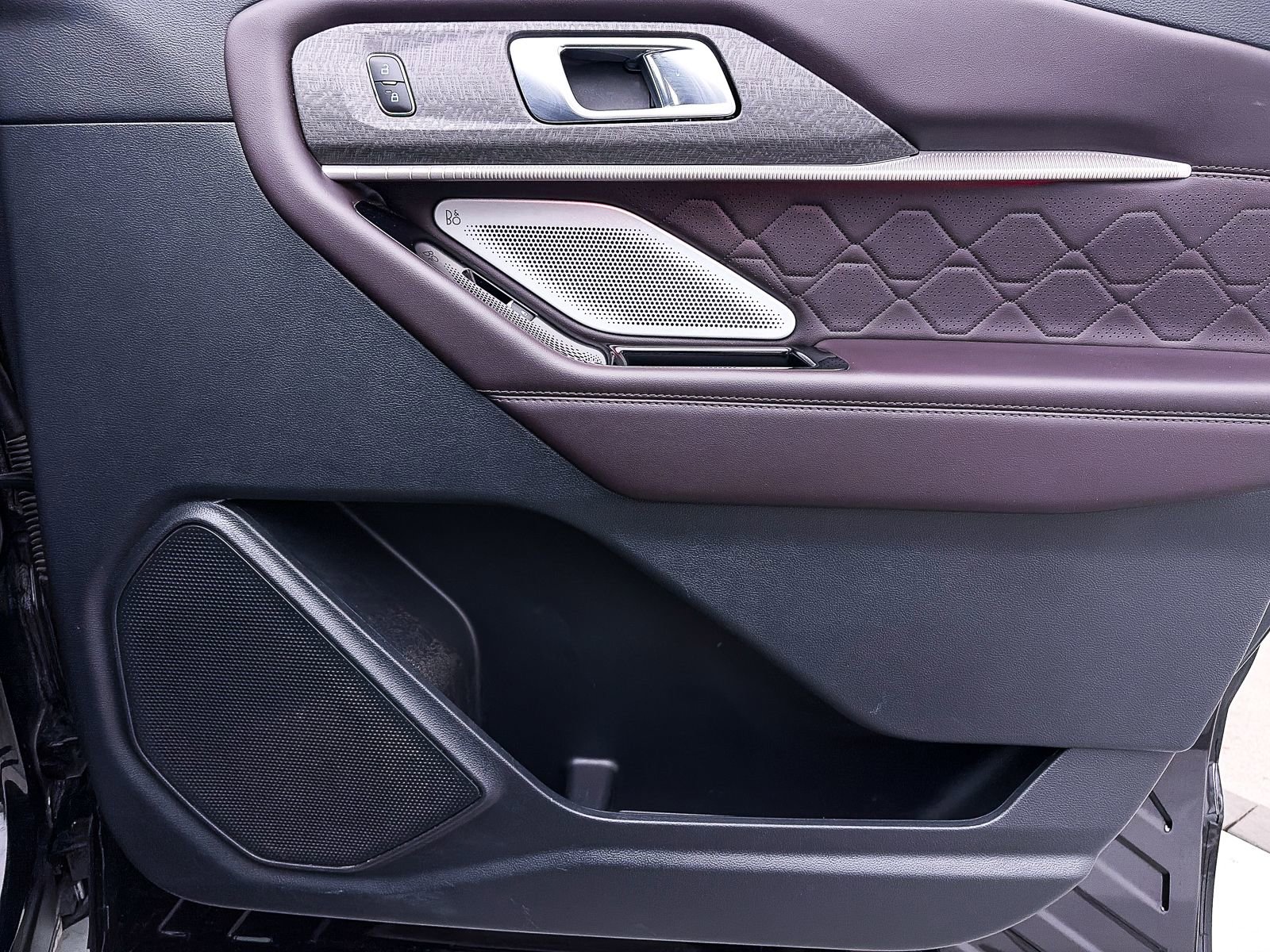 Used 2025 Ford Explorer Platinum w/ LUX Leather Package image 40