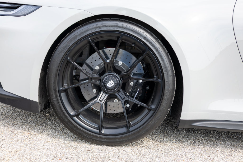 Used 2026 Porsche 911 Carrera RWD image 23