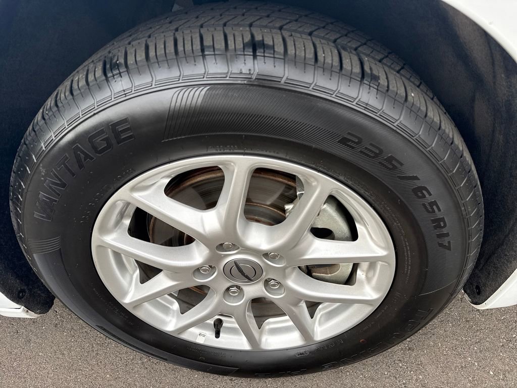 Used 2024 Chrysler Pacifica Touring FWD image 32