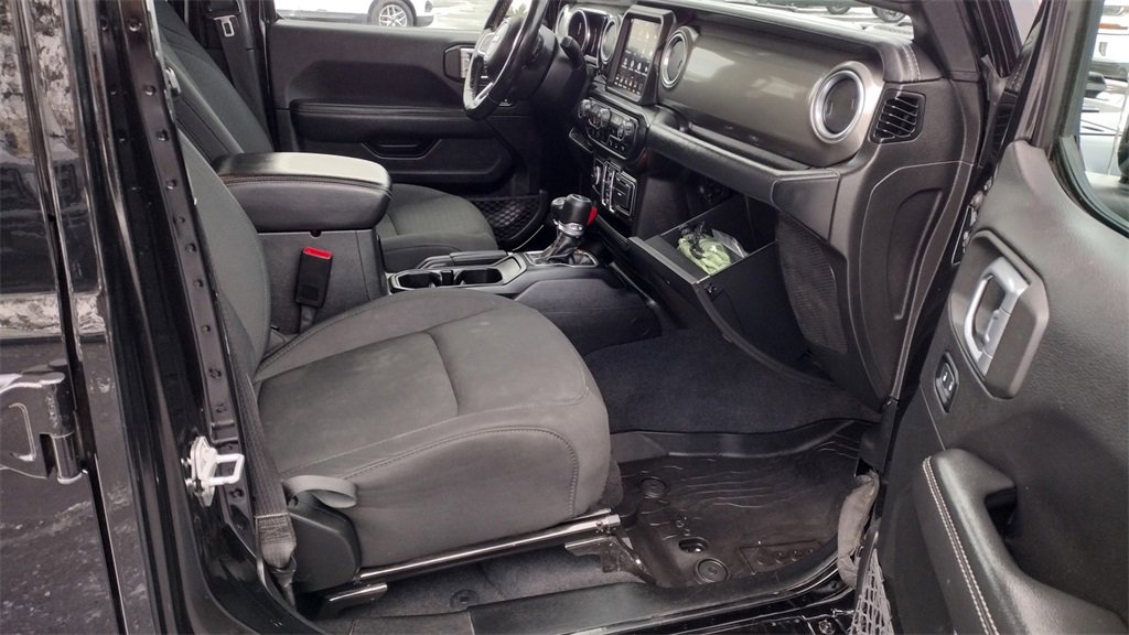 Used 2020 Jeep Wrangler Unlimited Sahara image 20