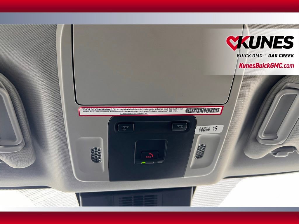 Used 2025 Toyota Camry SE image 25