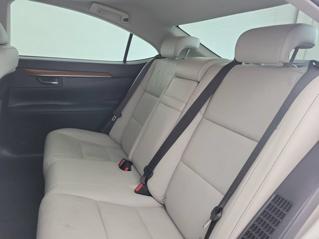 Used 2015 Lexus ES 300h w/ Navigation System Package FWD image 12