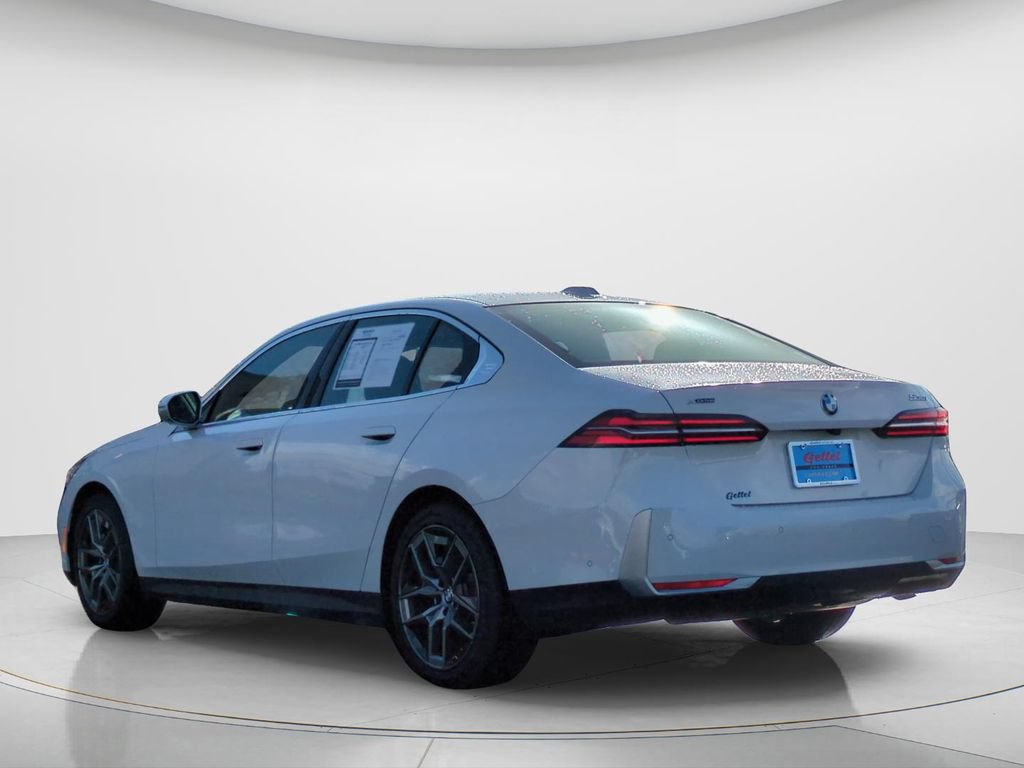 Used 2026 BMW 530i xDrive AWD/4WD image 7