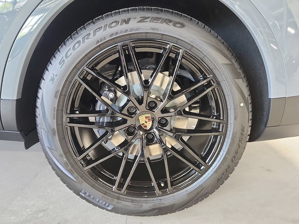New 2026 Porsche Cayenne AWD/4WD image 10