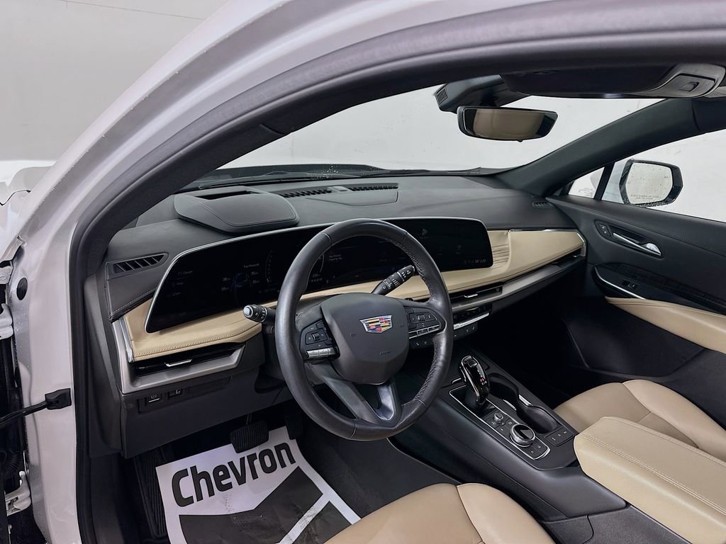 Used 2024 Cadillac XT4 Premium Luxury w/ Technology Package image 9