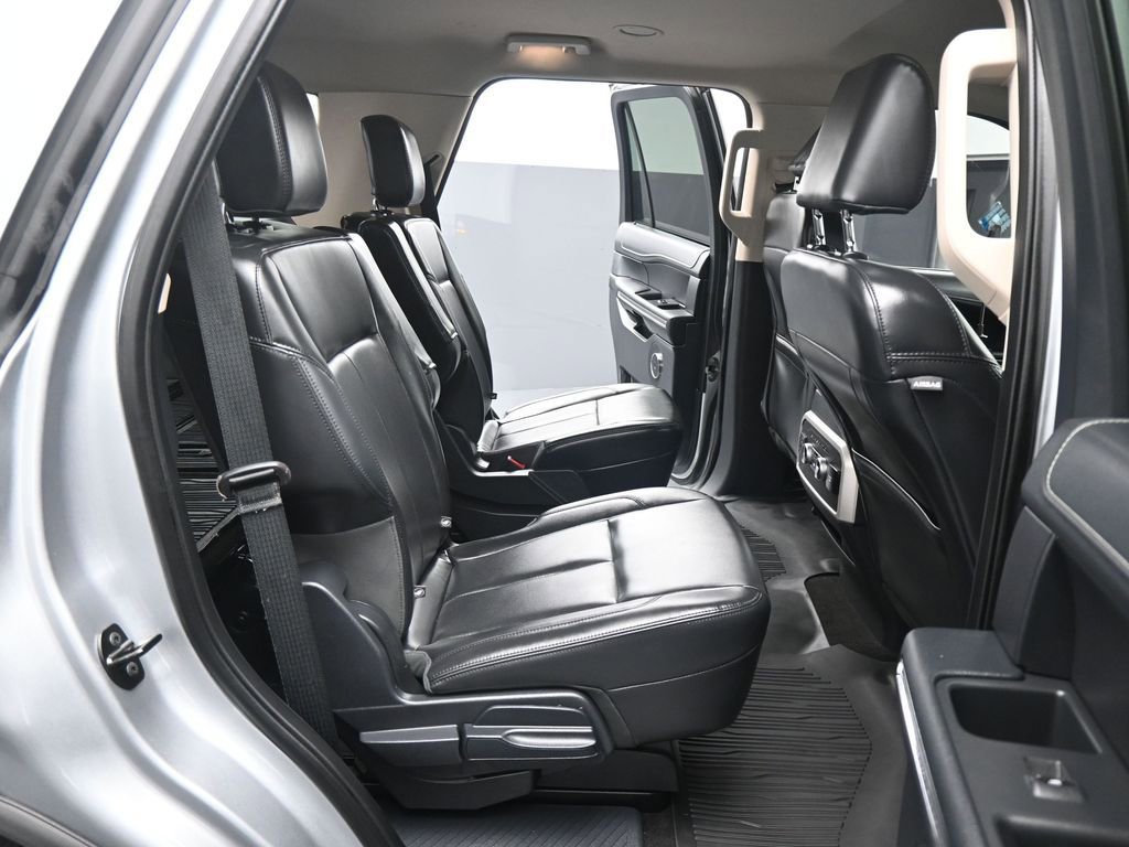 Used 2022 Ford Expedition XLT image 6