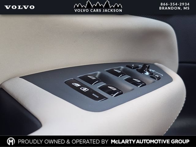 New 2026 Volvo XC90 B6 Plus w/ Protection Package Premier AWD/4WD image 16