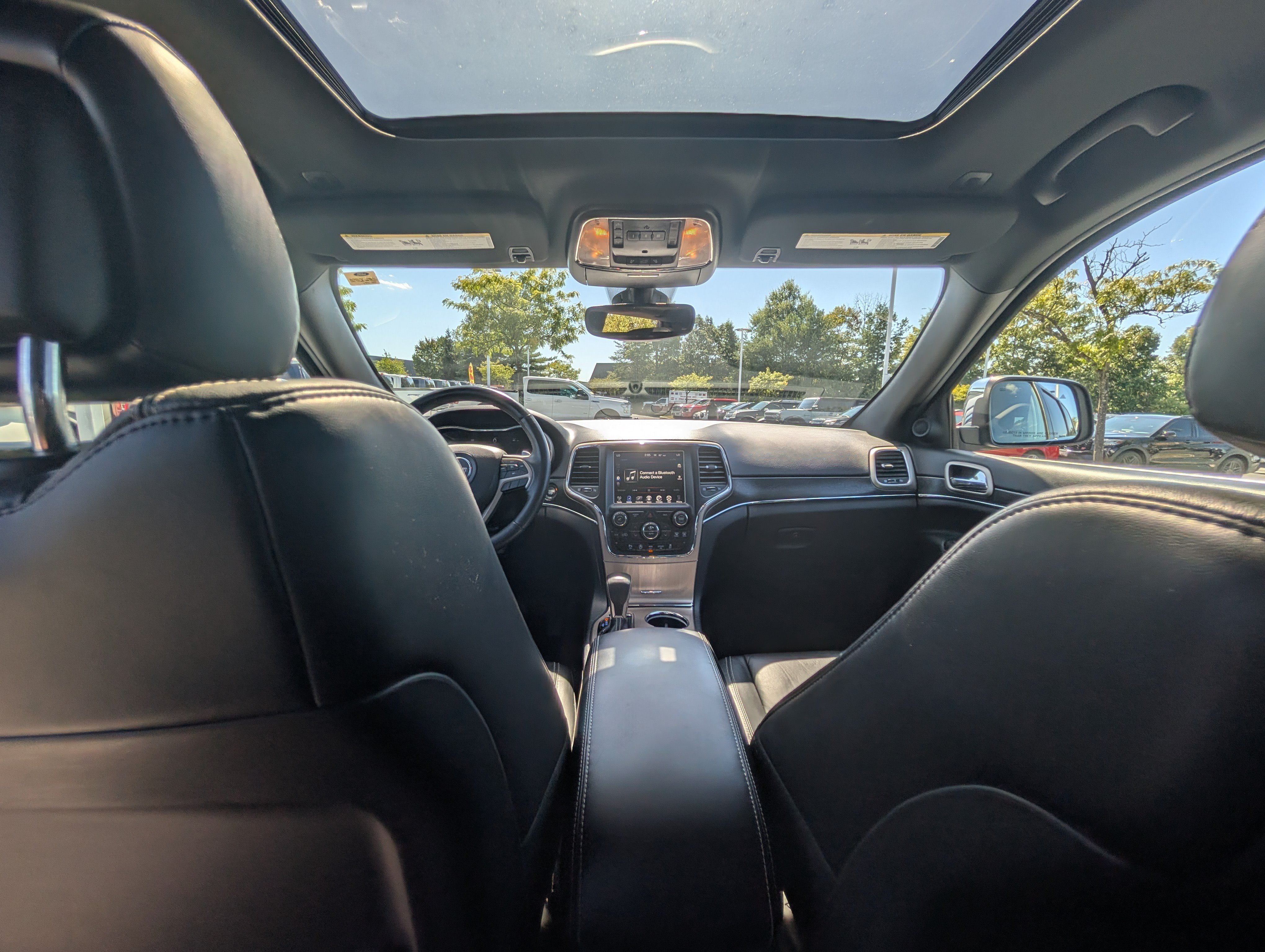 Used 2017 Jeep Grand Cherokee Limited AWD/4WD image 16