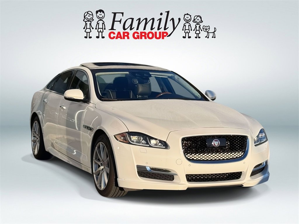 Used 2019 Jaguar XJ R-Sport image 2