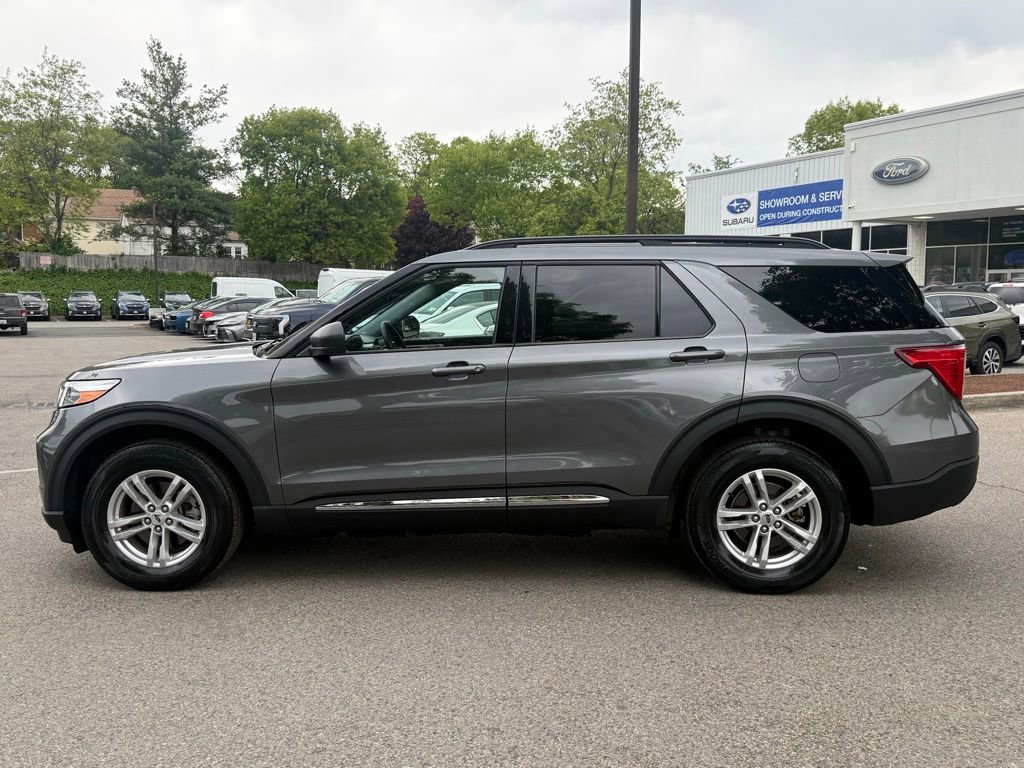 Used 2022 Ford Explorer XLT w/ Equipment Group 202A AWD/4WD image 11