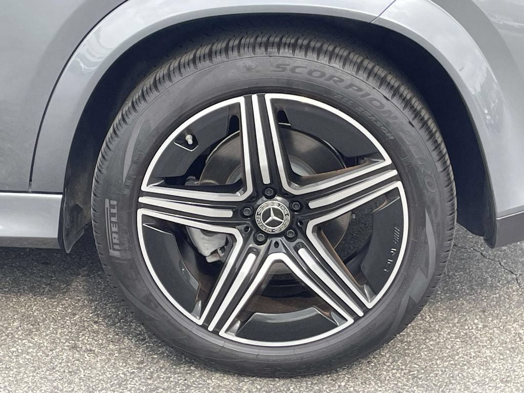 Used 2025 Mercedes-Benz GLE 580 4MATIC image 11