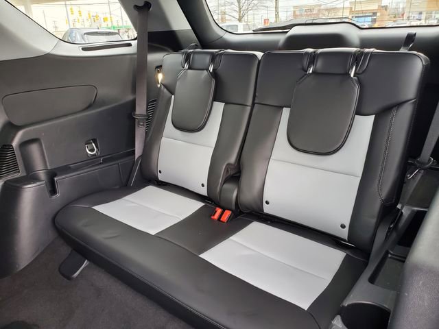 Used 2023 Ford Explorer XLT w/ Equipment Group 202A AWD/4WD image 27