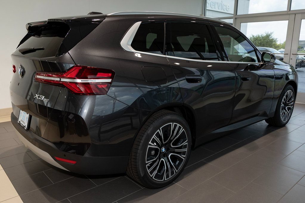 Used 2025 BMW X3 xDrive30i w/ Premium Package AWD/4WD image 5