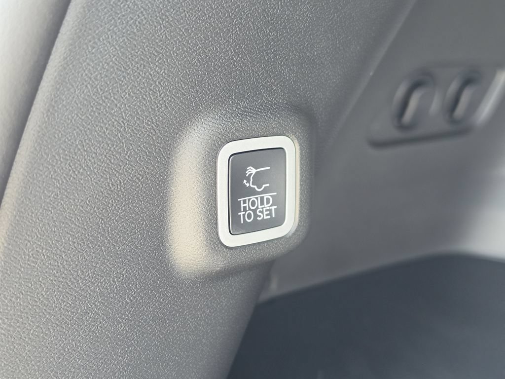 New 2026 Jeep Cherokee Overland w/ Advanced Pro Tech Group AWD/4WD image 10