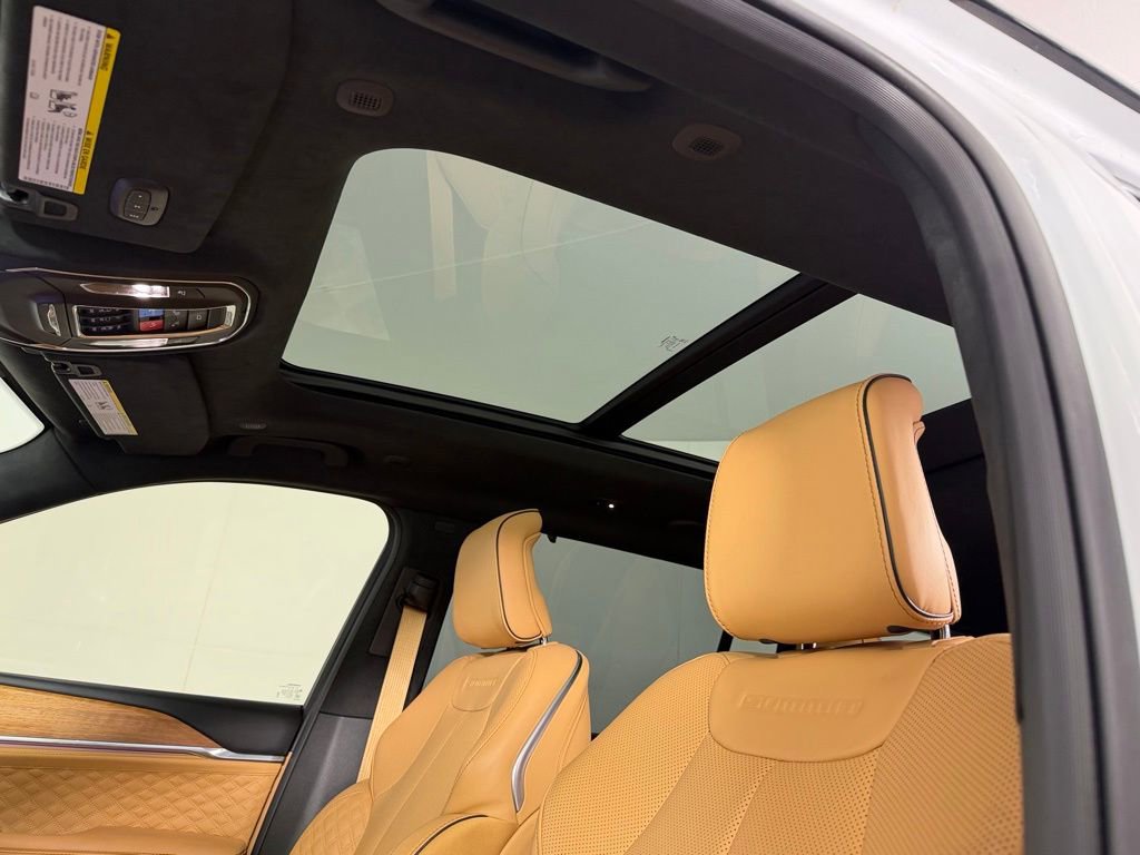 Used 2025 Jeep Grand Cherokee L Summit AWD/4WD image 24