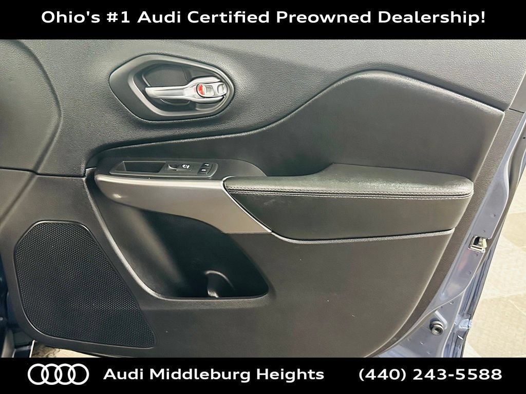 Used 2020 Jeep Cherokee Limited AWD/4WD image 28