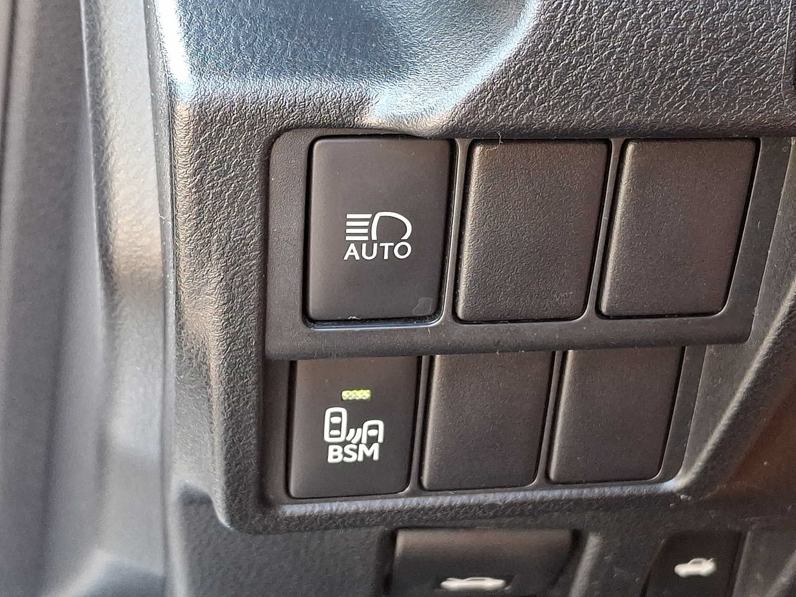 Used 2018 Lexus IS 300 AWD w/ Comfort Package image 25
