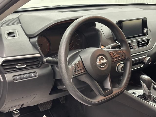 Used 2024 Nissan Altima 2.5 S FWD image 12