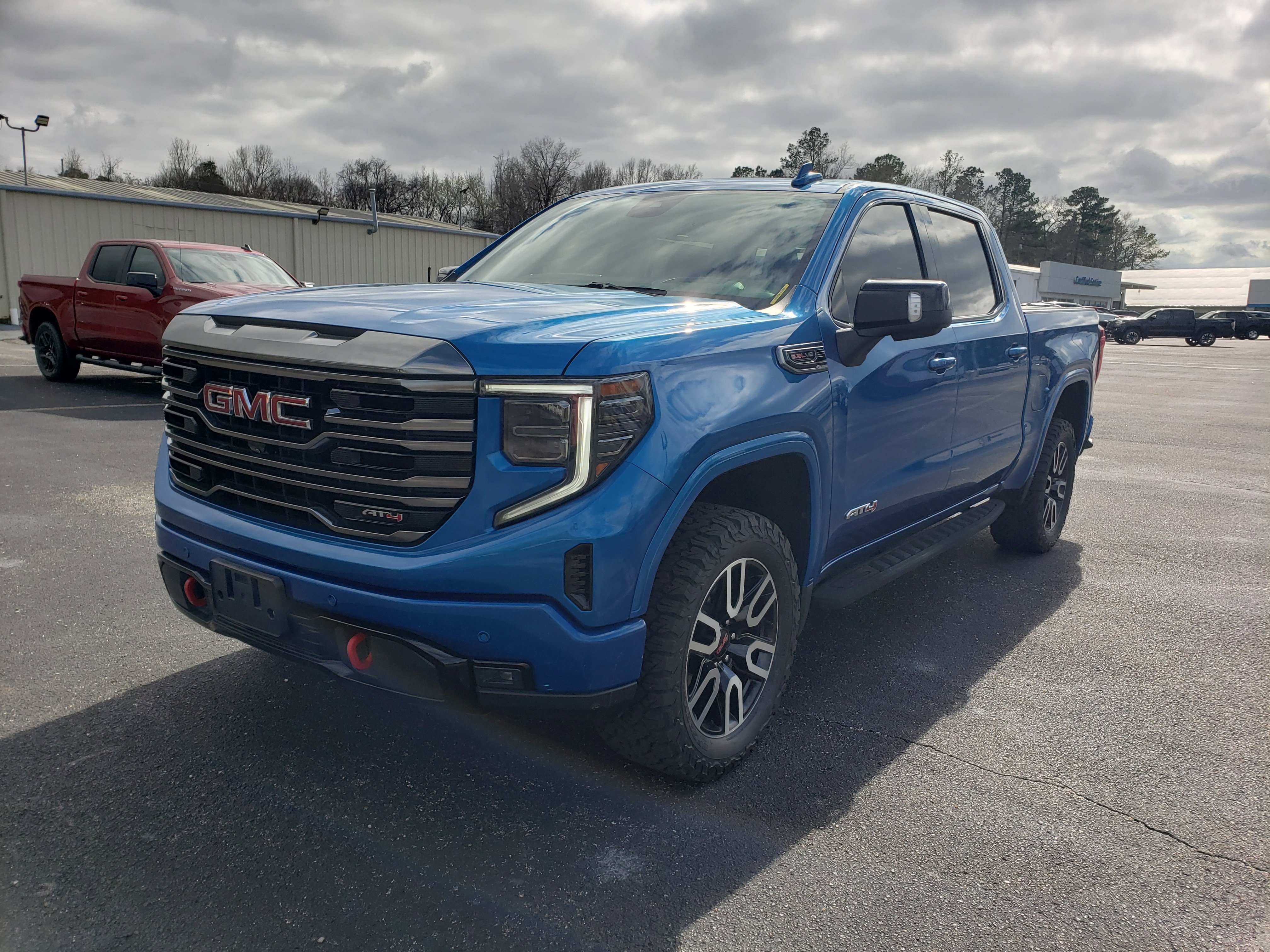Used 2022 GMC Sierra 1500 AT4 w/ AT4 Premium Package image 2