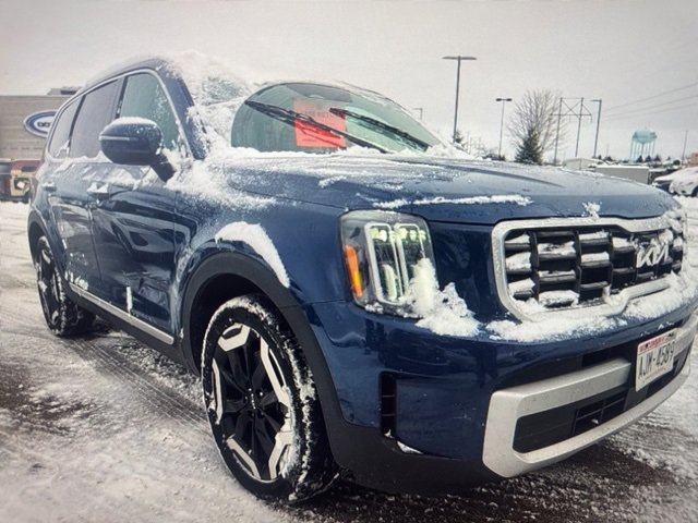 Used 2023 Kia Telluride S image 2