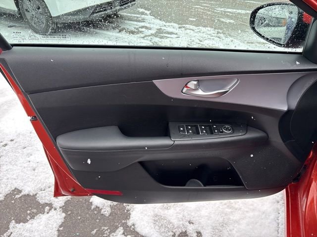Used 2024 Kia Forte LXS w/ LXS Technology Package image 9