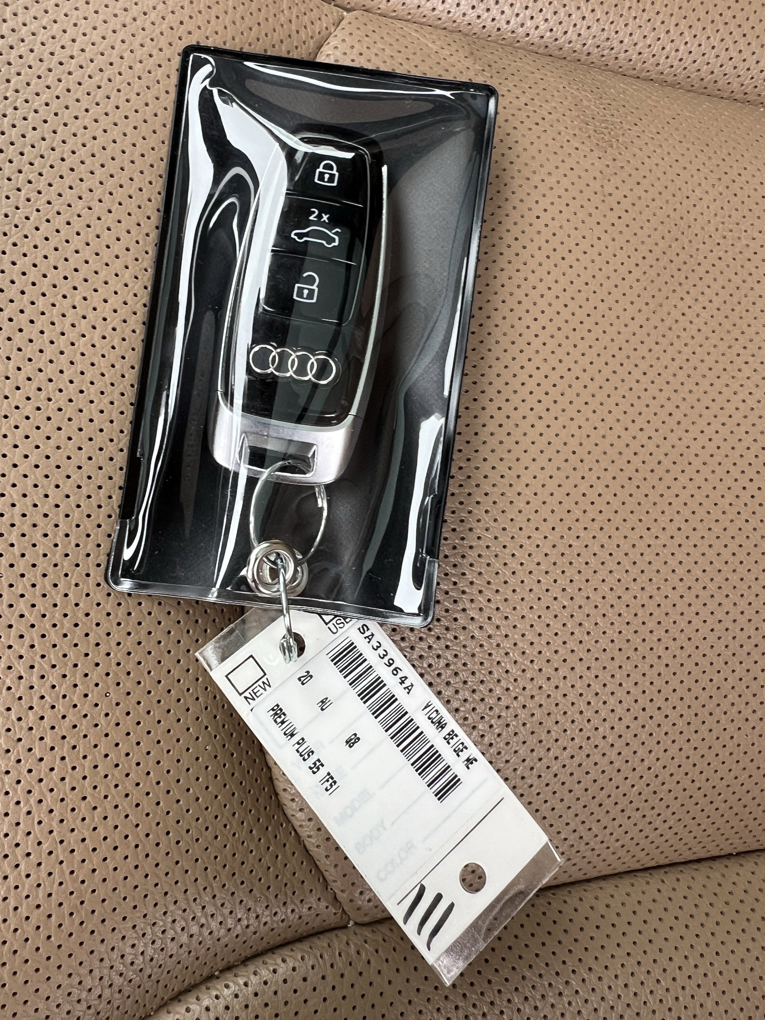 Used 2020 Audi Q8 Premium Plus w/ Premium Plus Package image 38