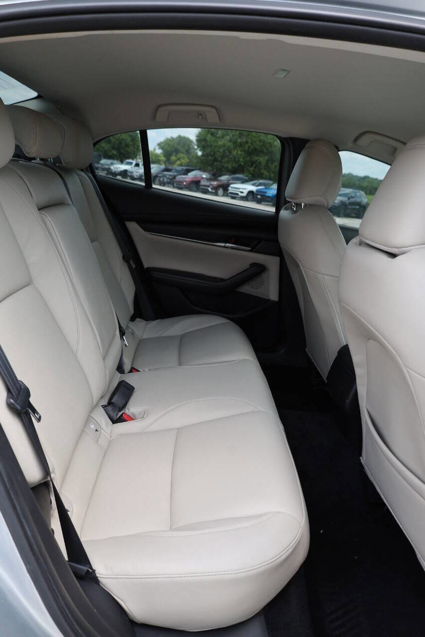 Used 2020 MAZDA MAZDA3 AWD Sedan w/ Select Package image 16