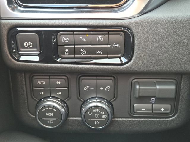 New 2026 GMC Yukon XL Denali w/ Denali Reserve Package image 14