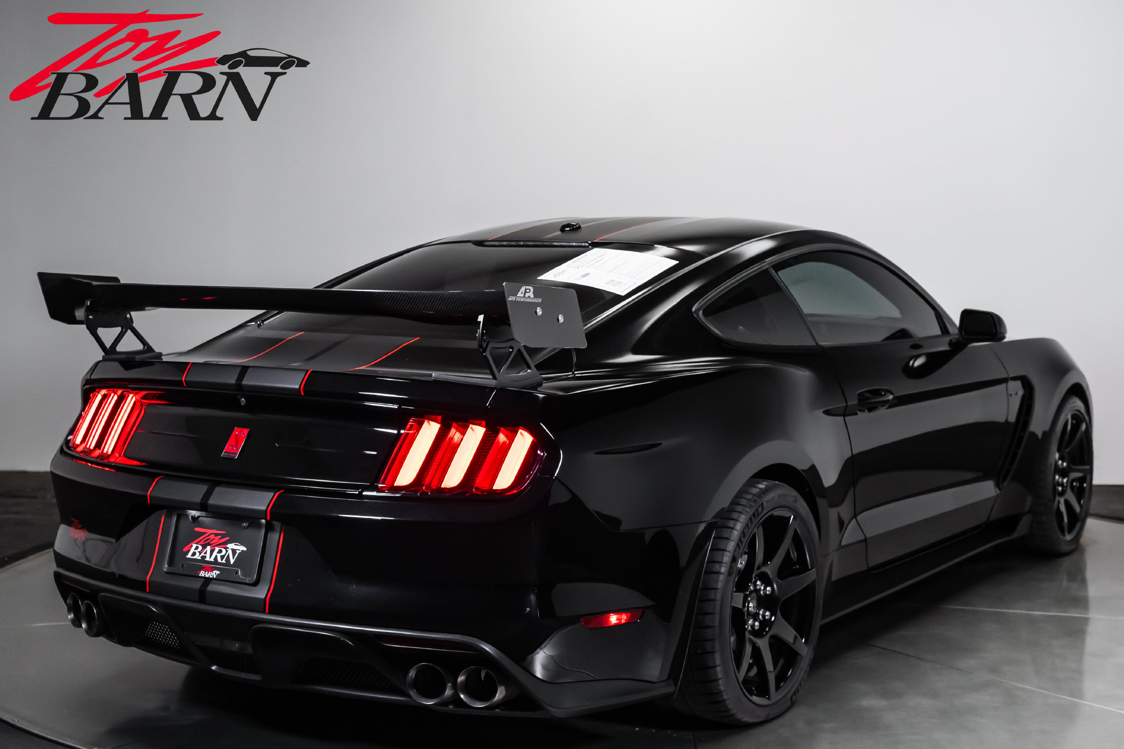 Used 2019 Ford Mustang Shelby GT350R w/ GT350R Equipment Group 920A RWD image 5