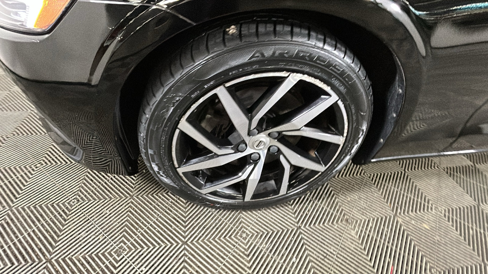Used 2019 Volvo S60 T5 Momentum w/ Multimedia Package FWD image 10