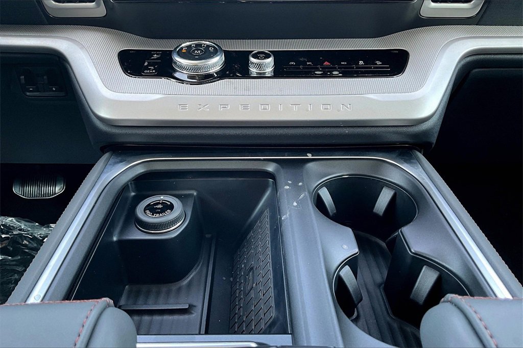New 2025 Ford Expedition Max Active image 13