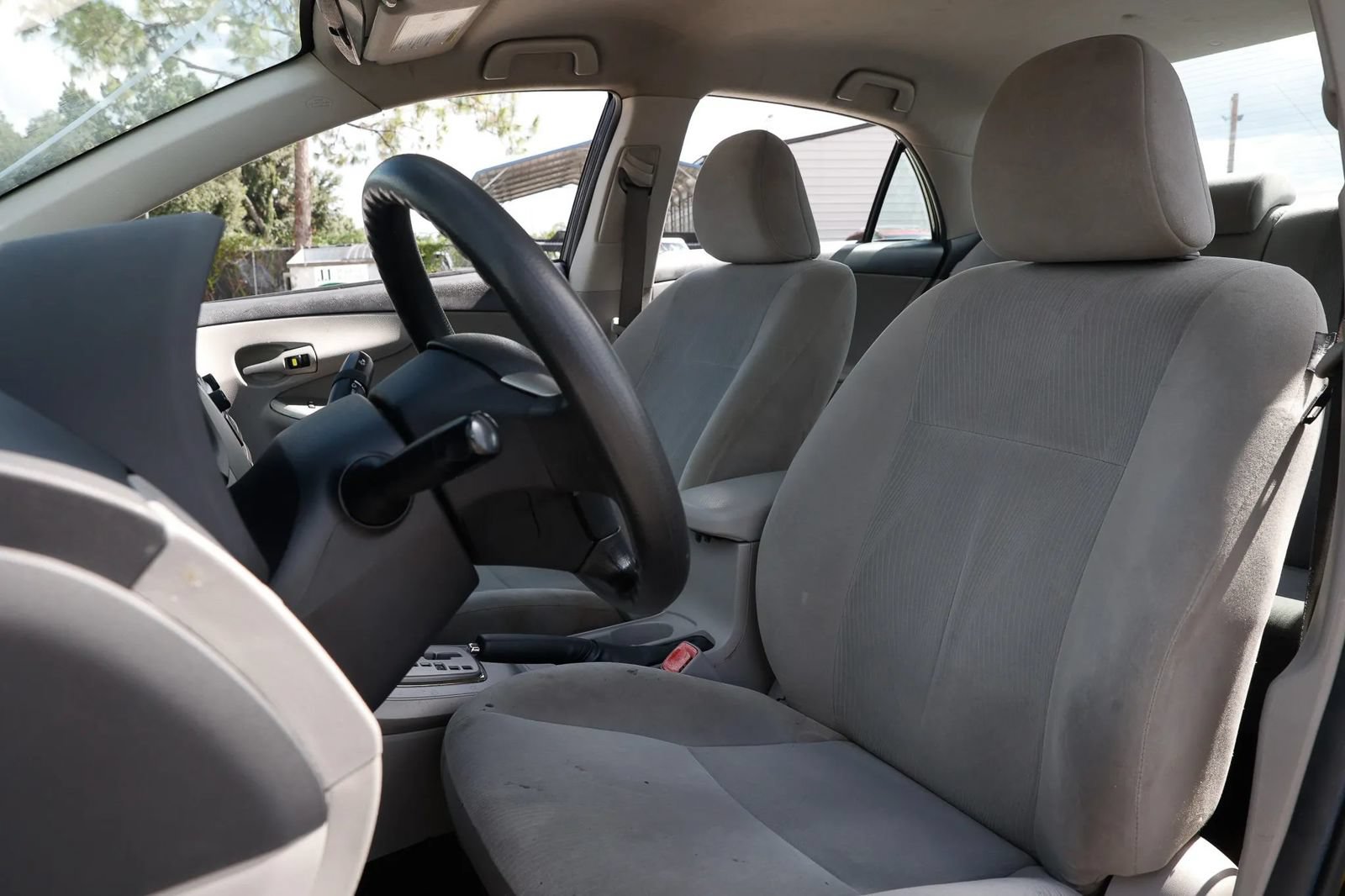 Used 2012 Toyota Corolla LE FWD image 16