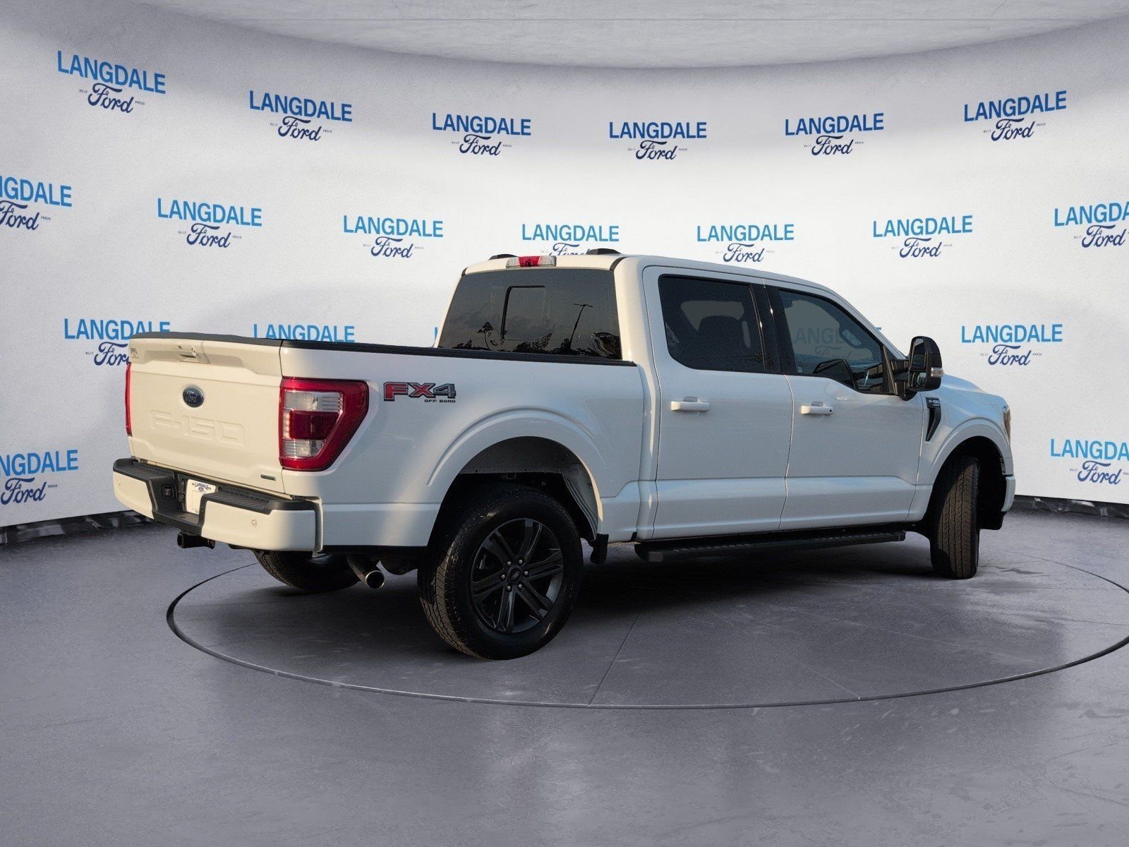 Used 2023 Ford F150 Lariat AWD/4WD image 4