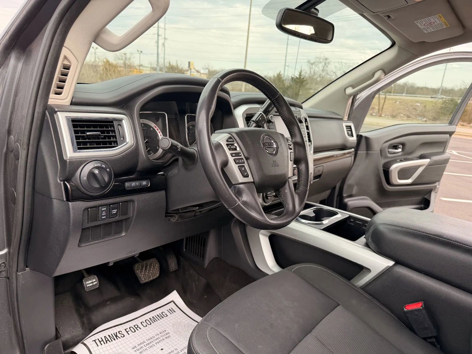 Used 2019 Nissan Titan SV w/ SV Convenience Package image 28