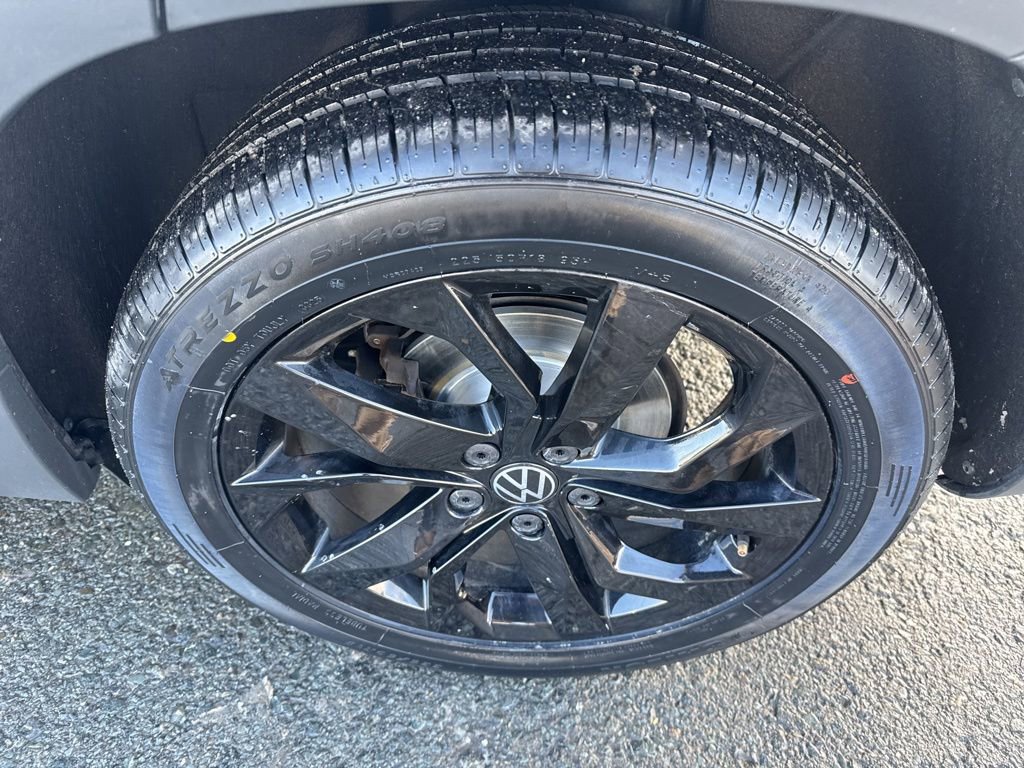 Certified 2022 Volkswagen Taos SE w/ Panoramic Sunroof Package image 8
