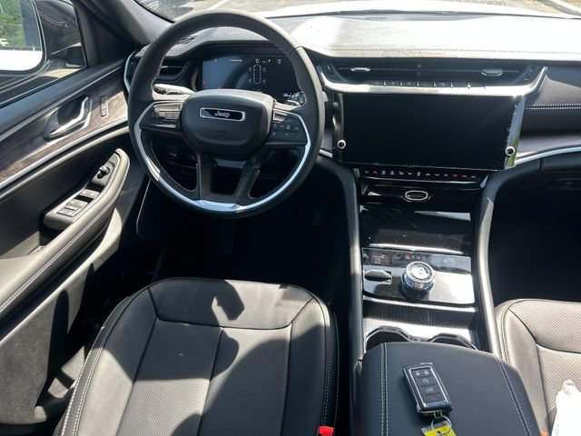 New 2026 Jeep Grand Cherokee L Limited AWD/4WD image 16