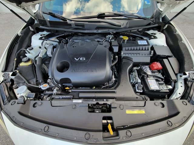 Used 2023 Nissan Maxima SR w/ Sport Mat Group FWD image 9