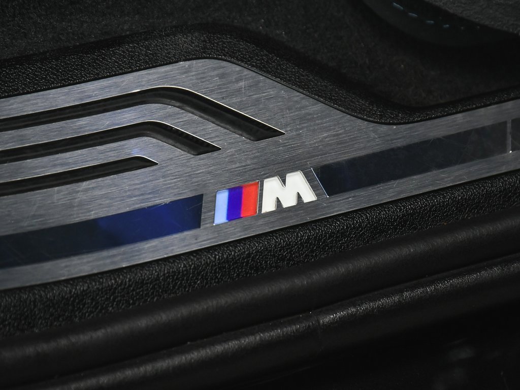 Used 2024 BMW X7 xDrive40i w/ Executive Package image 16