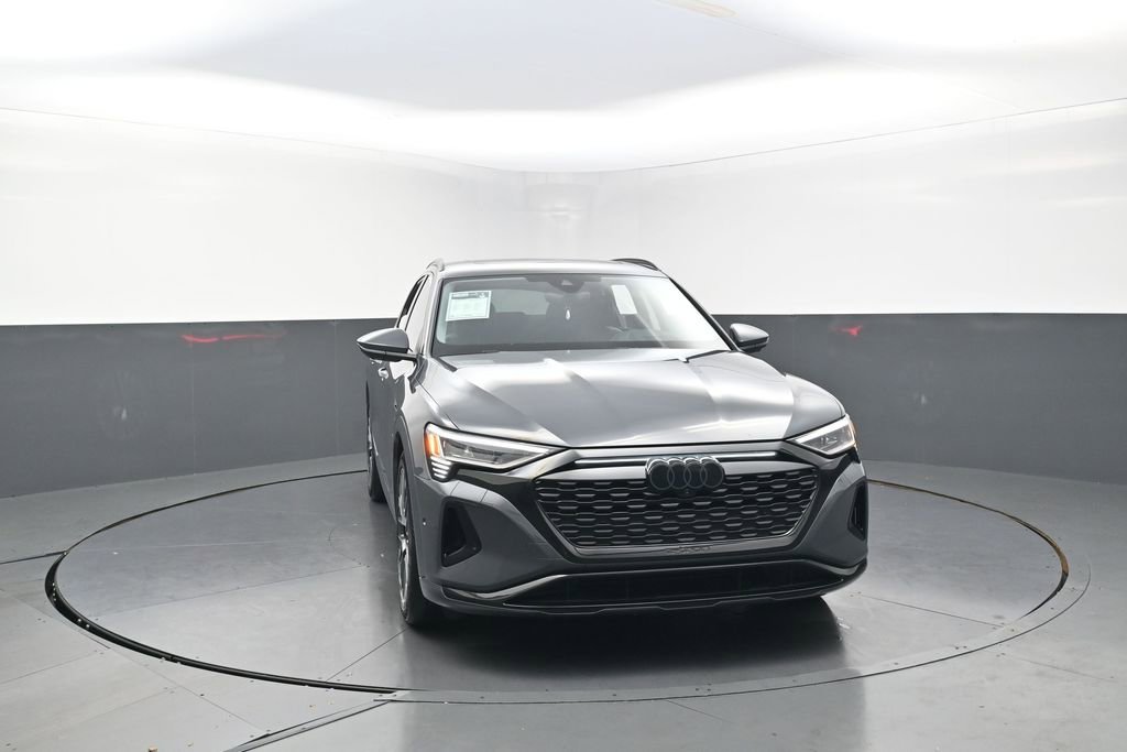 Used 2024 Audi Q8 e-tron Prestige w/ Prestige Package image 5
