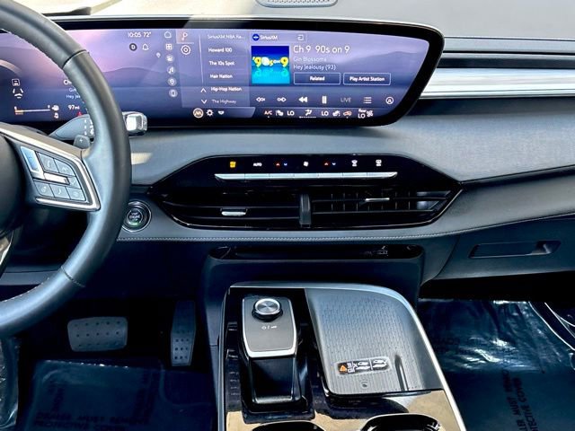 Certified 2025 Buick Enclave Preferred FWD image 24