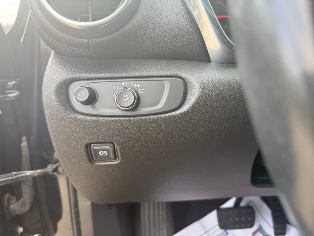 Used 2020 Chevrolet Blazer LT image 36