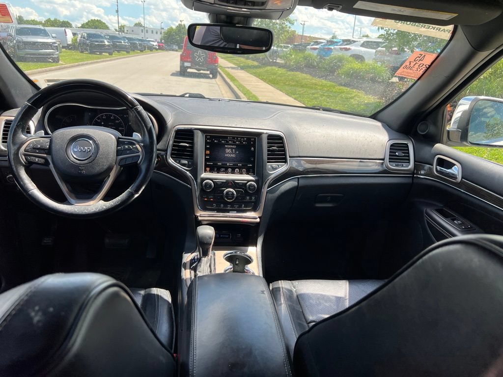 Used 2017 Jeep Grand Cherokee Overland AWD/4WD image 5