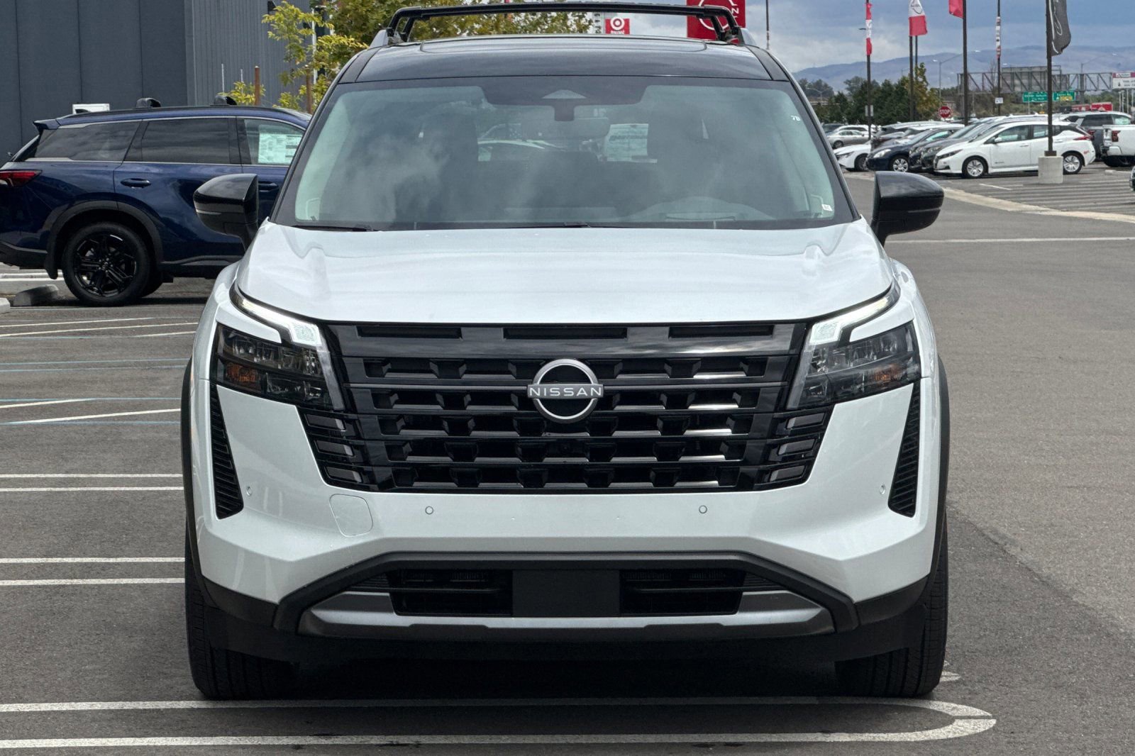 New 2026 Nissan Pathfinder Platinum AWD/4WD image 9