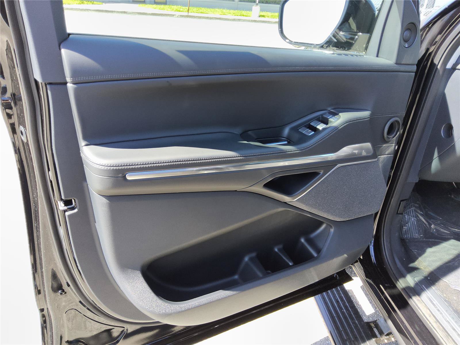New 2027 Lincoln Navigator Reserve AWD/4WD image 15