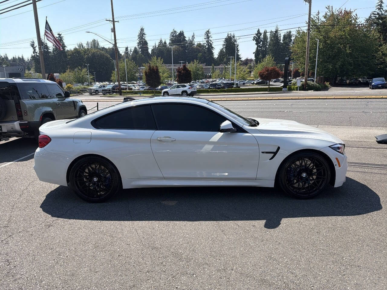 Used 2018 BMW M4 Coupe w/ Competition Package RWD image 10