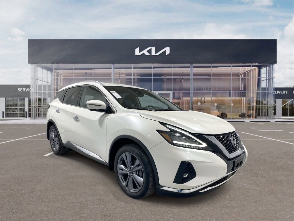 Used 2023 Nissan Murano Platinum w/ Cargo Package image 2
