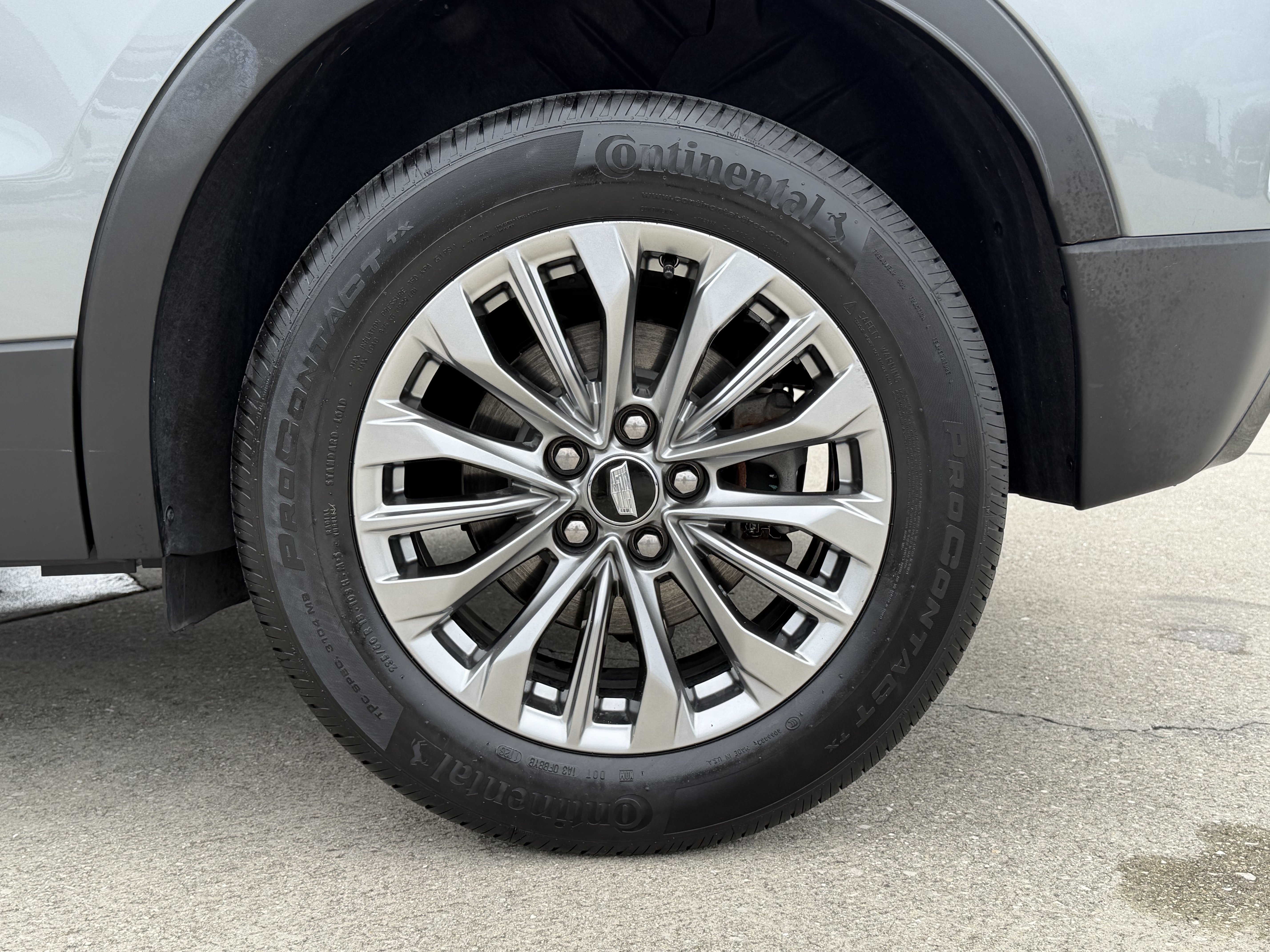 Certified 2024 Cadillac XT4 Premium Luxury FWD image 34
