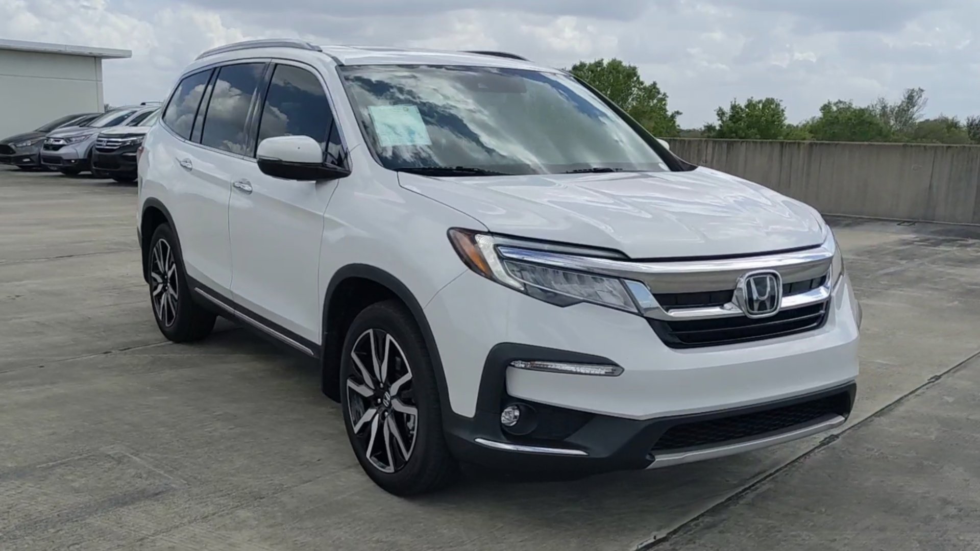 Used 2020 Honda Pilot Touring image 2