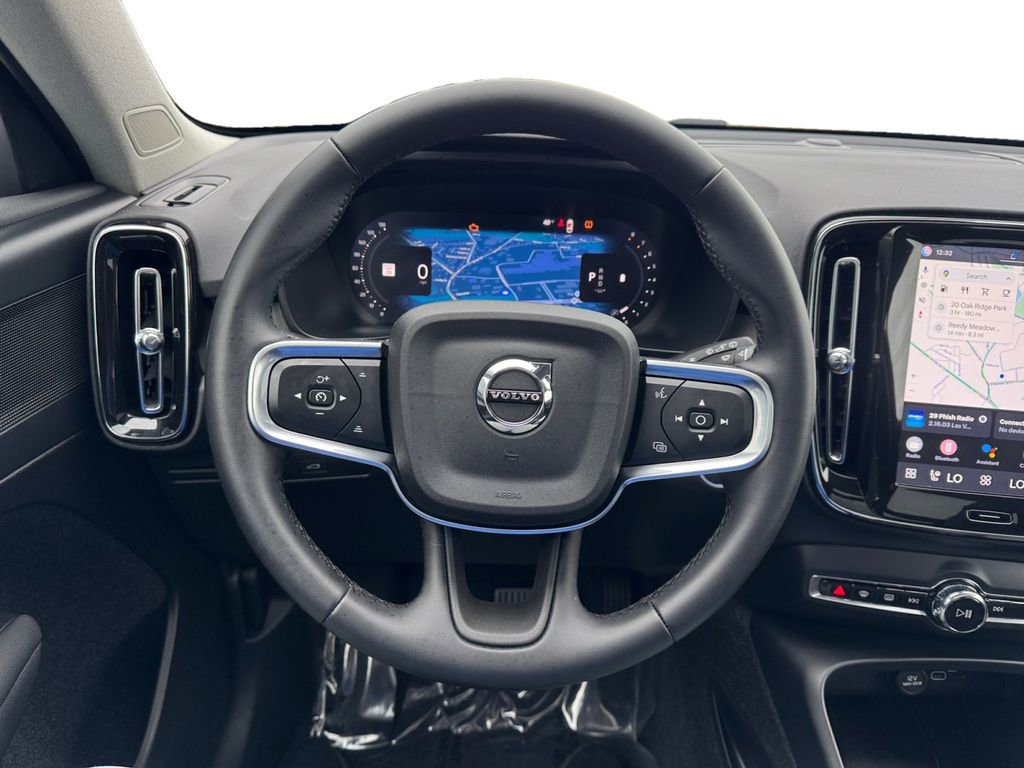 Used 2025 Volvo XC40 B5 Core AWD/4WD image 15