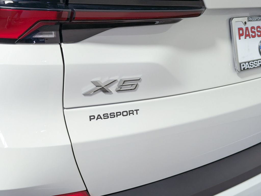 Used 2025 BMW X5 xDrive40i w/ Premium Package AWD/4WD image 11
